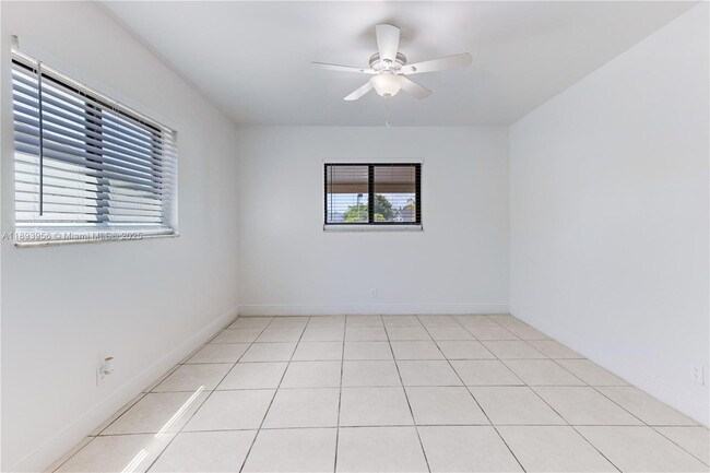 Foto del edificio - 821 NW 41st St