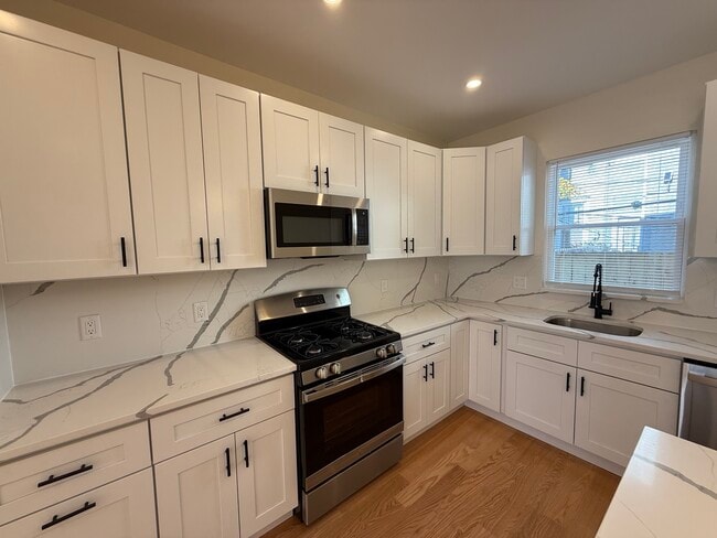 Building Photo - 2513 W Seybert St