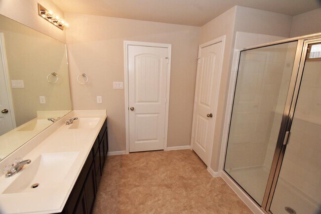 Foto del edificio - 3015 Dripping Springs Ct