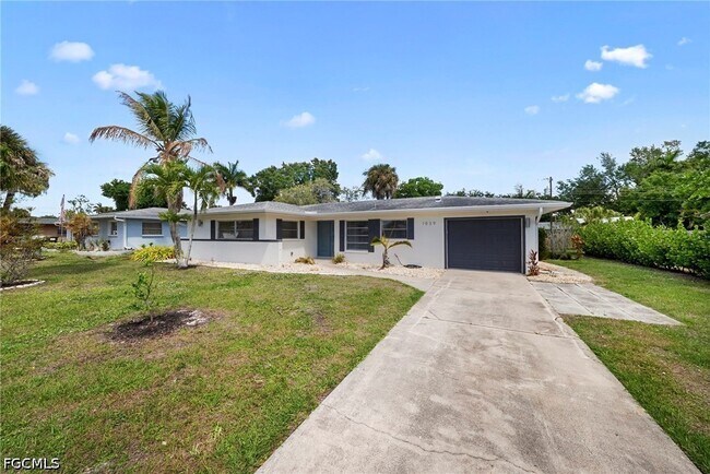 Building Photo - 1039 El Mar Ave
