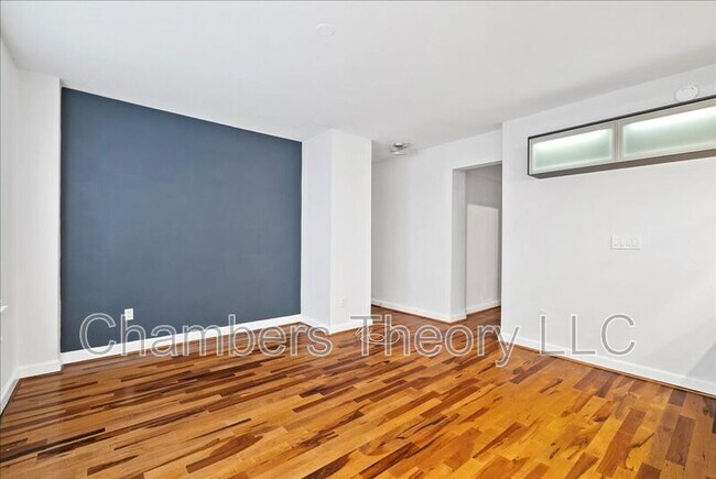 Foto del edificio - 1725 New Hampshire Ave NW