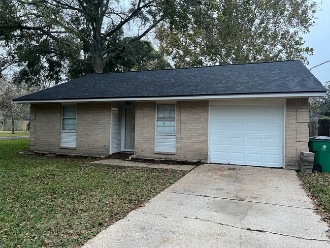 Building Photo - 101 N Orange St