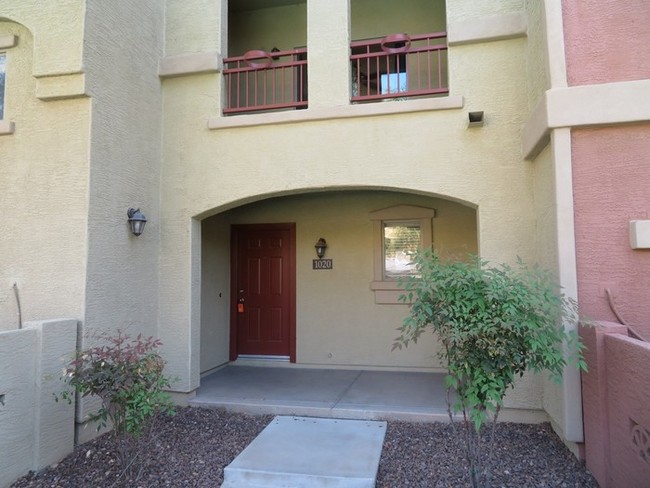 Building Photo - 900 S 94th St
