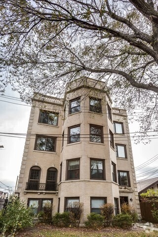 Building Photo - 2717 W Argyle St