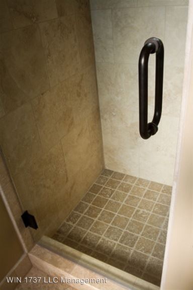 Foto del edificio - 963 E 61st St