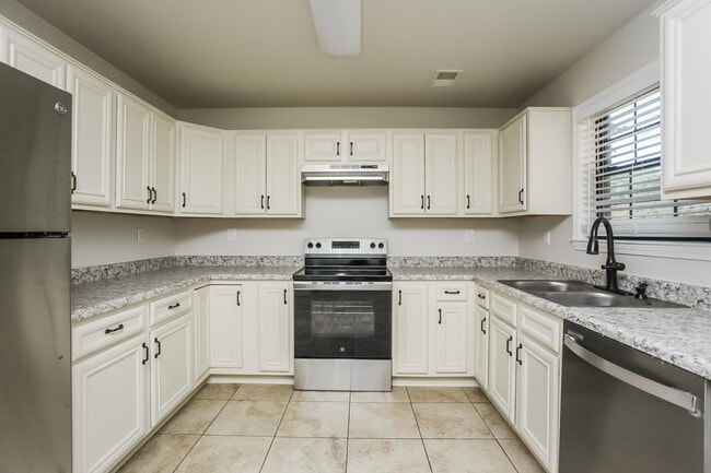 Foto del edificio - 4461 Green Creek