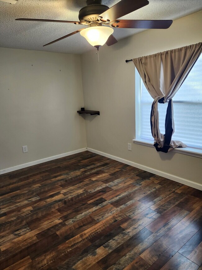 Foto del edificio - 525 Hobby Horse Rd