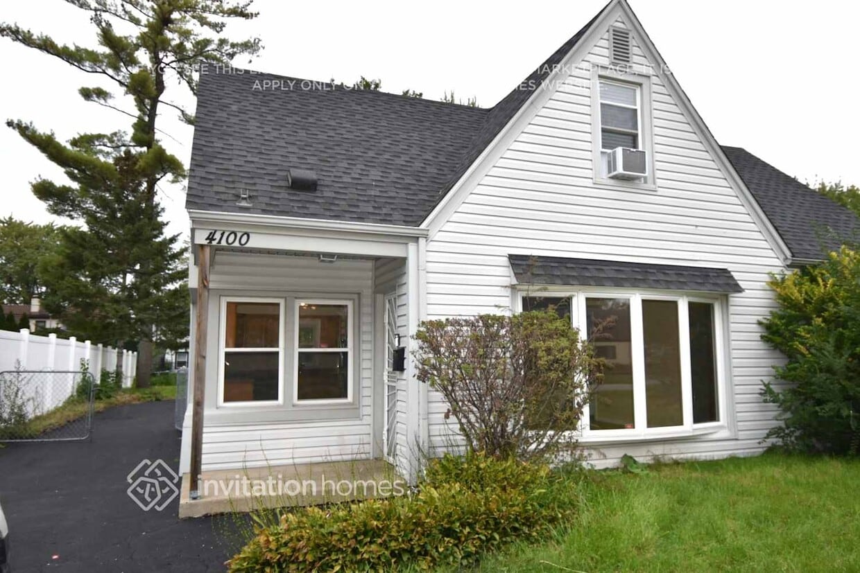 Primary Photo - 4100 W 99th Pl