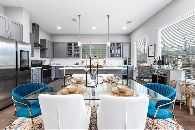 Foto del edificio - 414 Yale Oaks Ln