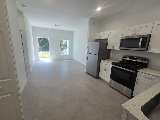 Foto del edificio - JUST BUILT! 2 Bed / 2 Bath Home in Lehigh Acres