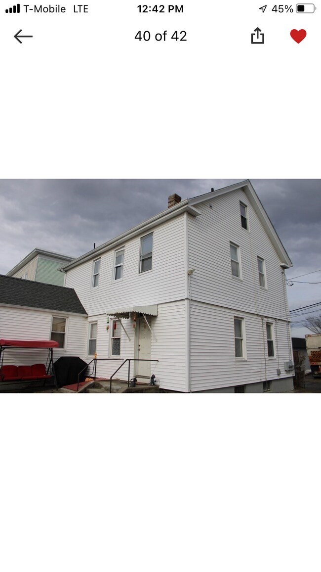 Building Photo - 37 Bowers St