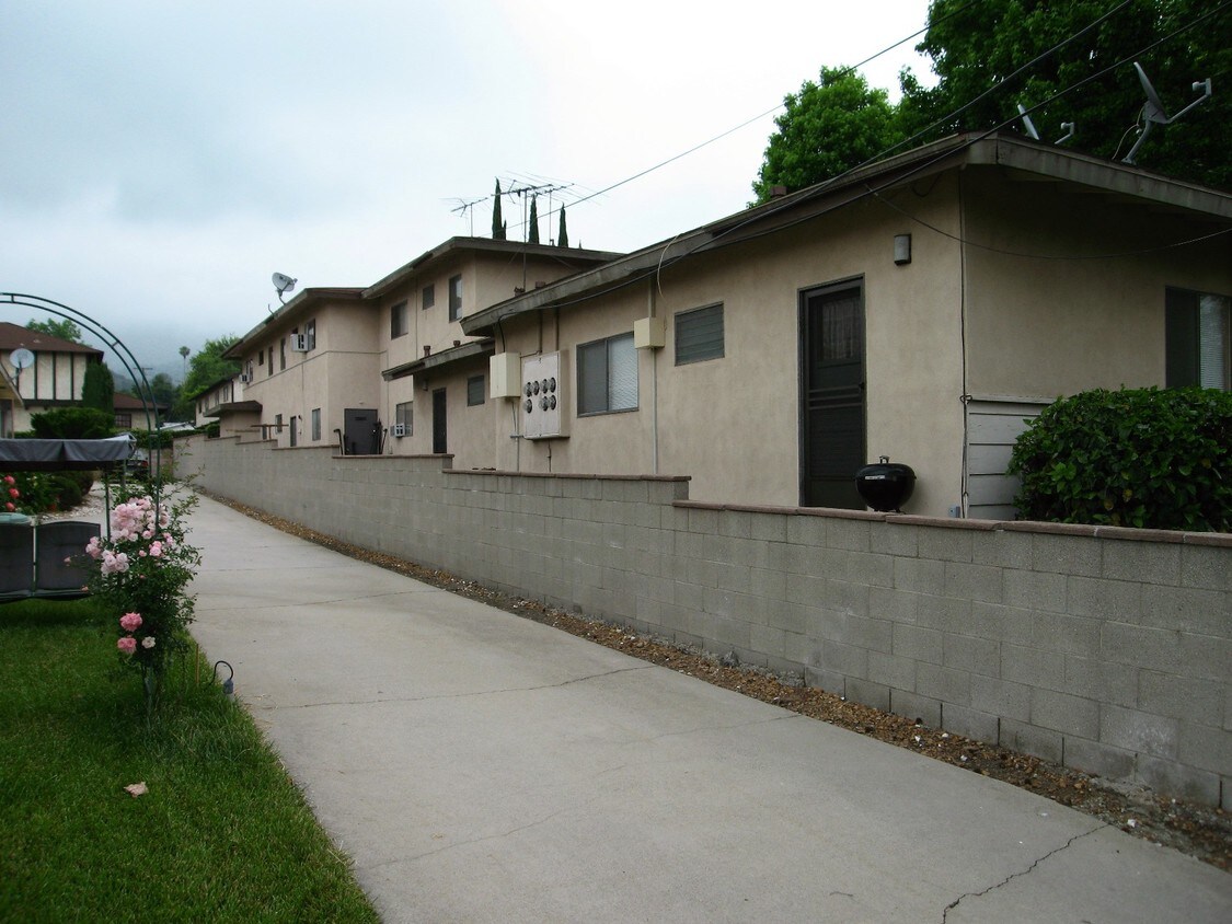 Foto del edificio - 515-519 Linwood Ave