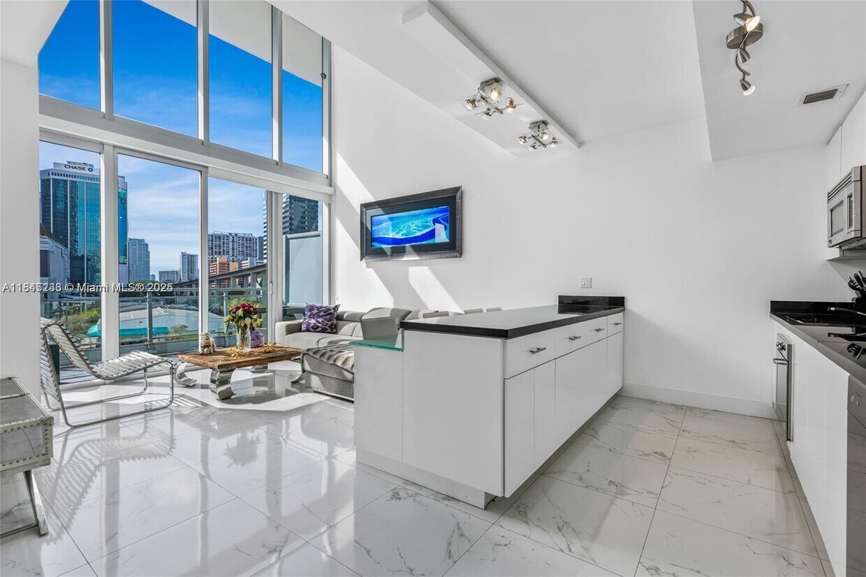 Foto principal - 92 SW 3rd St