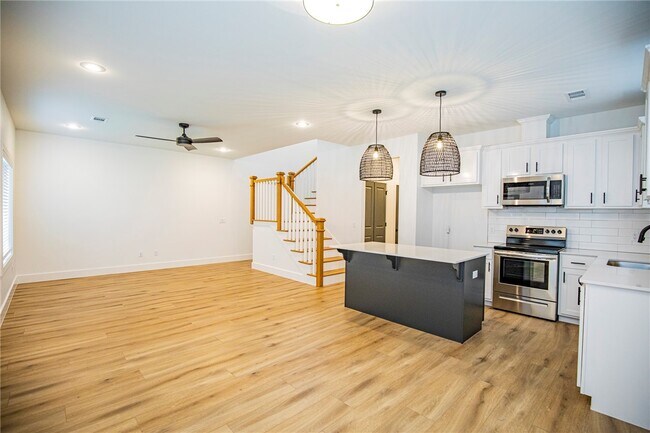 Foto del edificio - 715 N Mt Olive St
