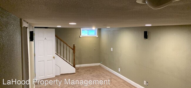 Building Photo - 3 br, 2 bath House - 208 w Melbourne