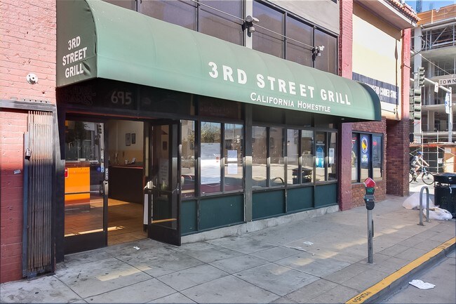 Building Photo - 695 3rd St