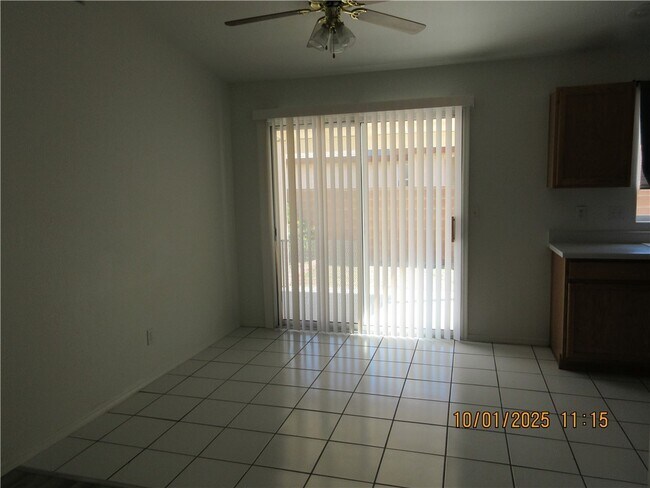 Foto del edificio - 1815 Gates Ave