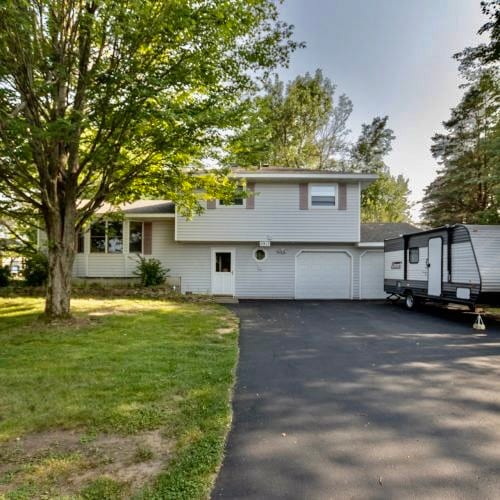 2913 Park Ridge Dr, Weston, WI 54476 House Rental in Weston, WI