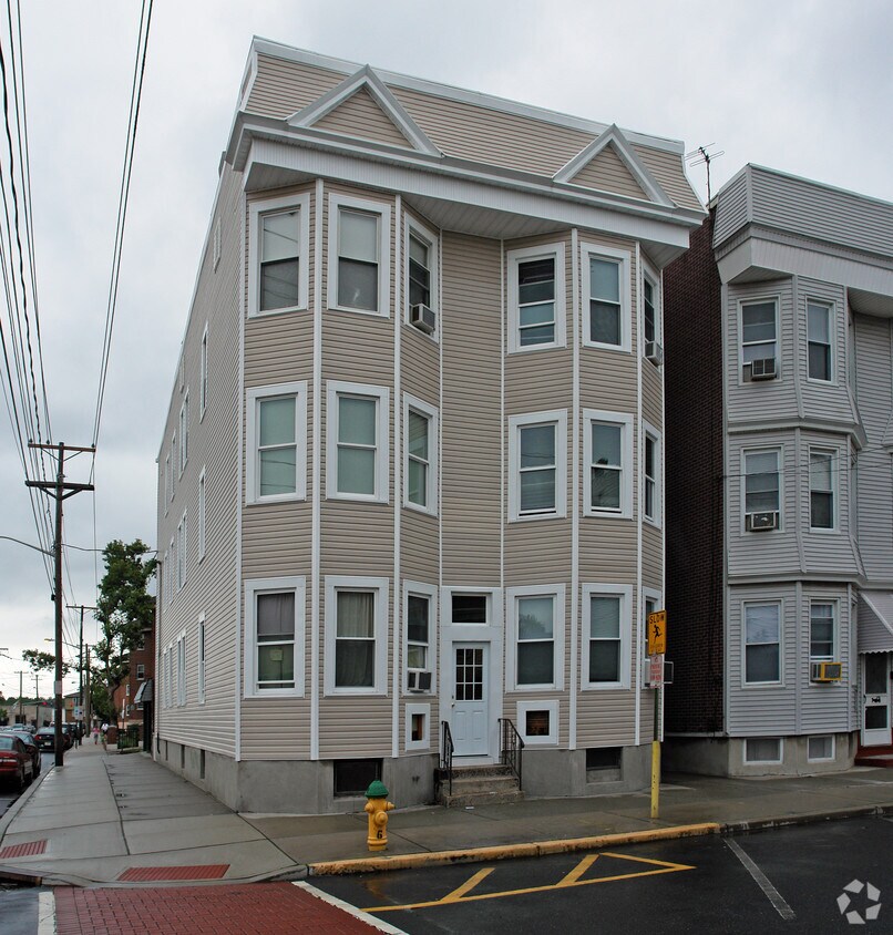 21 Franklin Ave, Harrison, NJ 07029 Apartments in Harrison, NJ