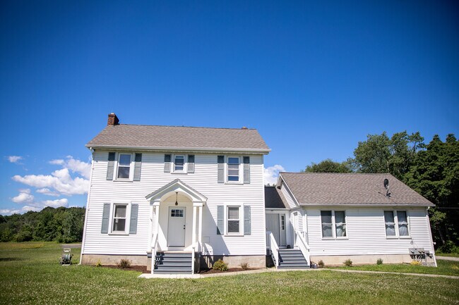 Foto del edificio - 73 Schodack Dr