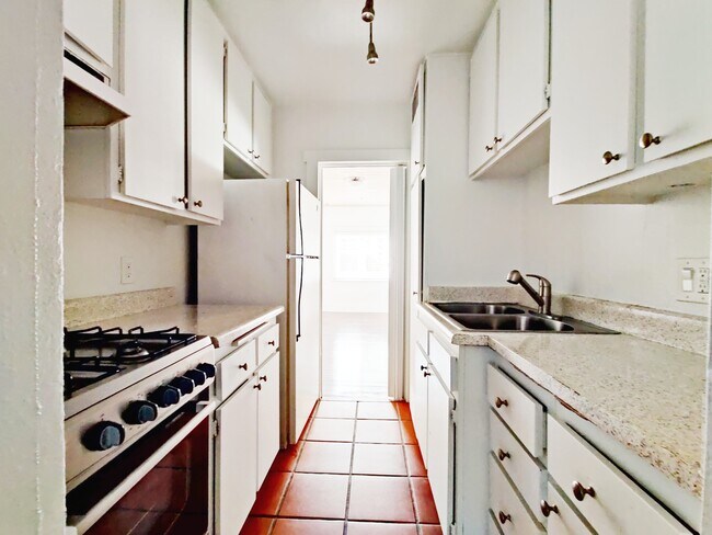 Building Photo - 501 Altair Pl