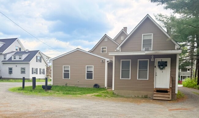 Building Photo - 2046 Hartford Ave.