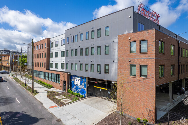 Building Photo - Thrive Sweet Auburn