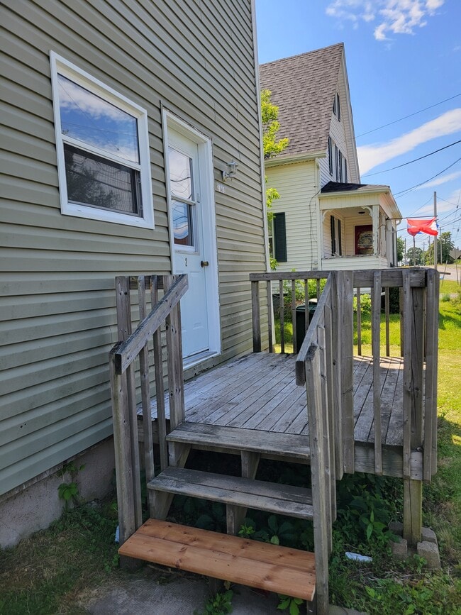 Photo du bâtiment - 2077 S Main St