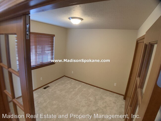Building Photo - 4 br, 2.5 bath House - 3809 S McDonald Ln