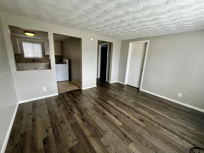 Building Photo - South City Realty