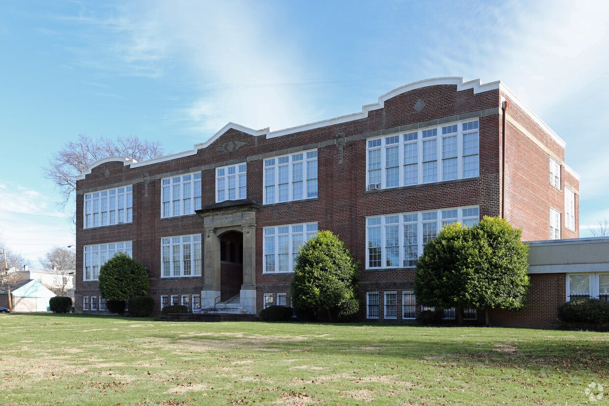 Foto del edificio - Bacon Retirement Community