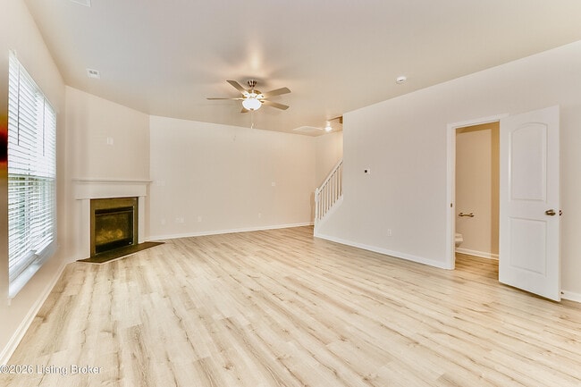 Foto del edificio - 8426 Gateway Run Rd