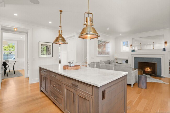 Building Photo - 4 Vani Ct