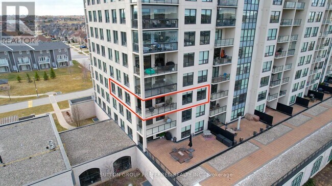 Photo du bâtiment - 260 Villagewalk Blvd