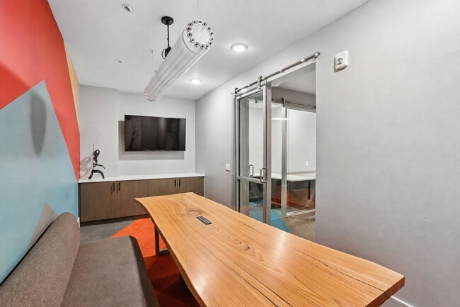Building Photo - The Hartwell