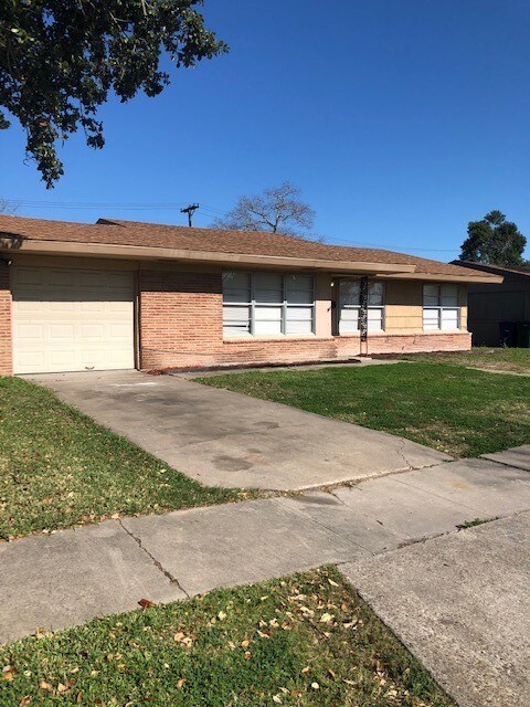 Building Photo - 922 Barracuda Pl