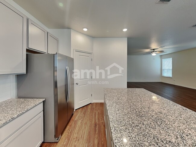 Building Photo - 2715 Spencebrook