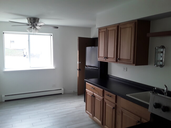 Kitchen - 114 Glen Ellyn Rd