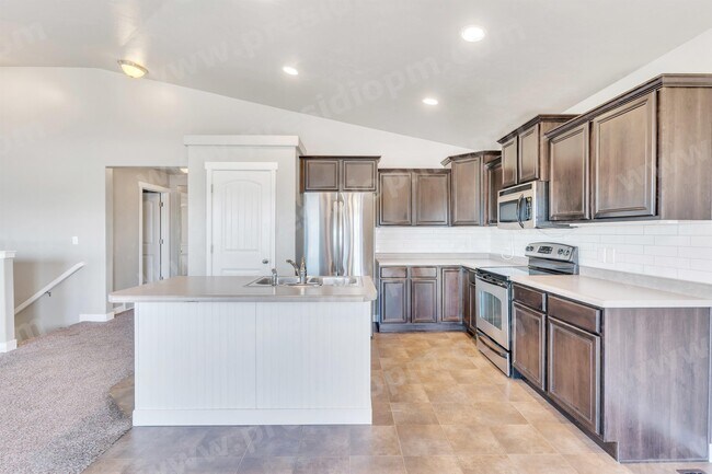 Building Photo - 521 N 1110 W