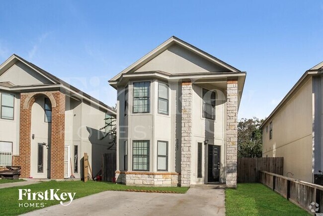 3007 La Estancia Ln
