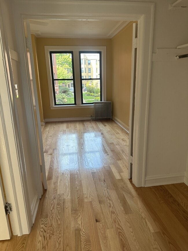 Building Photo - 6865 S Crandon Ave