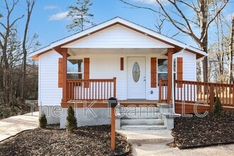 Building Photo - 416 Richardson St