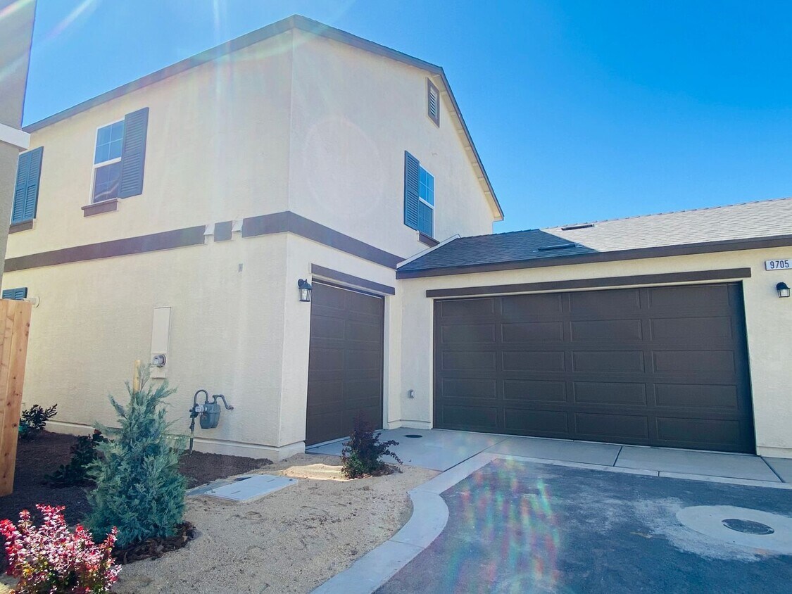 Primary Photo - 9705 Fishermans Reef Way, Reno, NV 89506