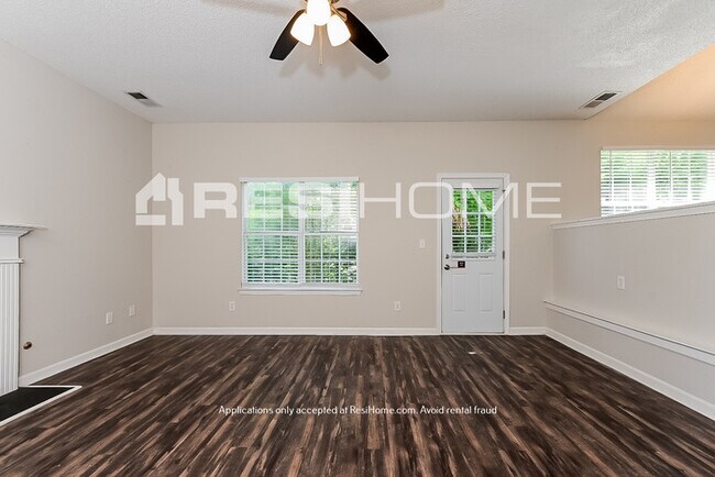 Foto del edificio - 4116 Ward Lake