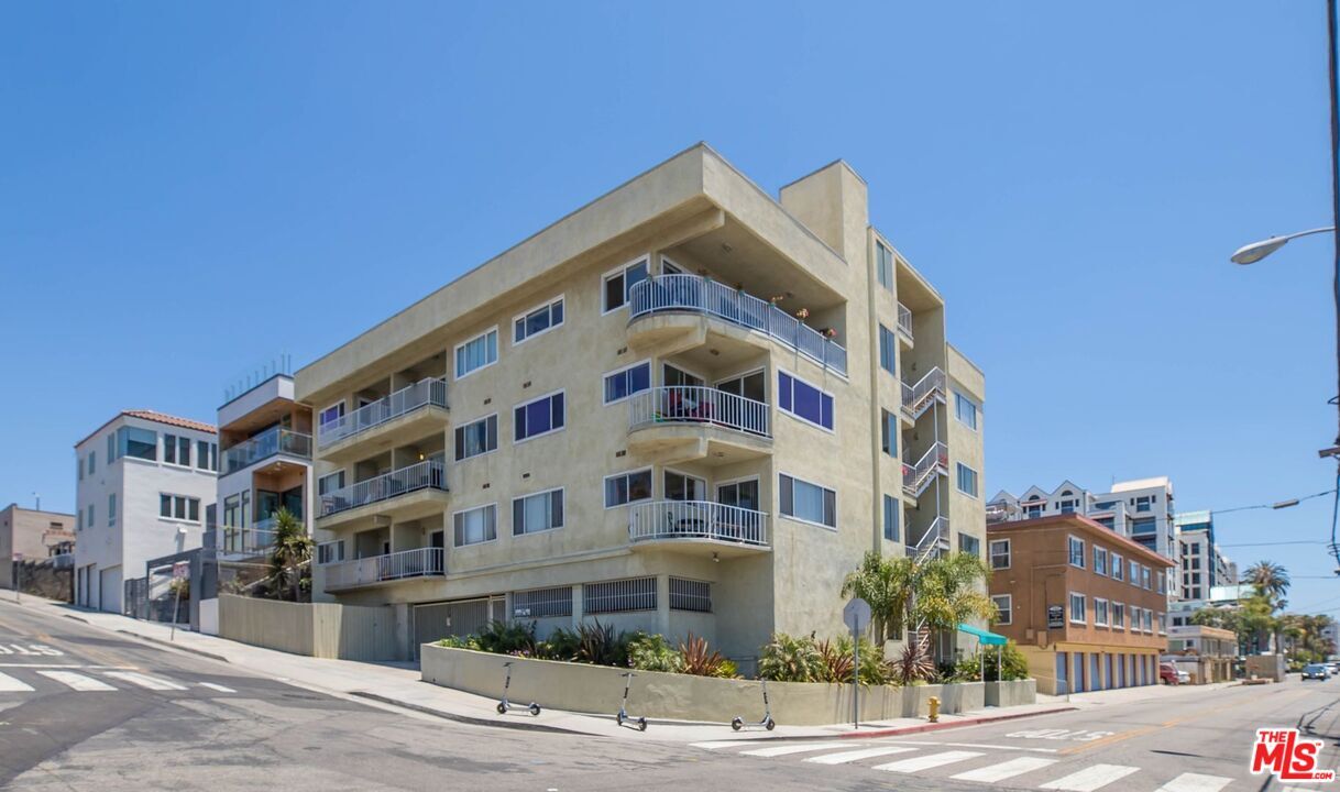 Foto principal - 1649 Appian Way