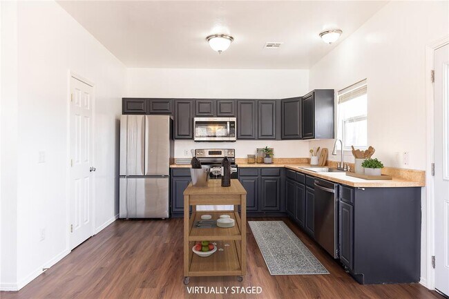 Foto del edificio - 915 E Perkins Ave