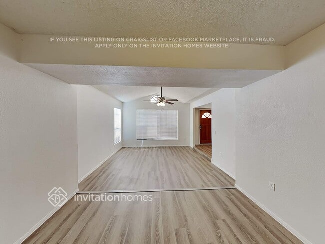 Foto del edificio - 501 N Red Rock St