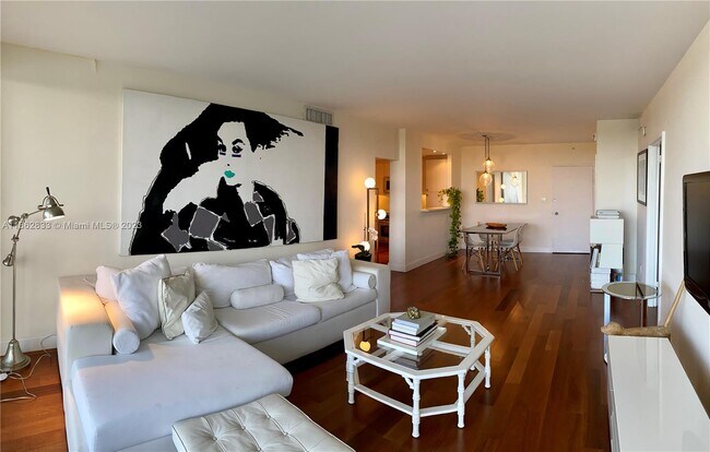 Building Photo - 5600 Collins Ave