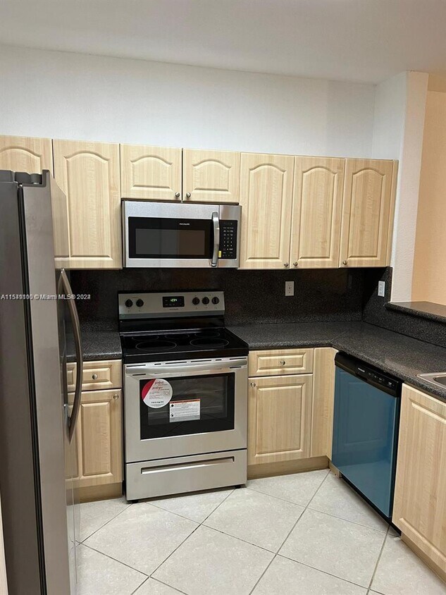 2758 SE 17th Ave Unit 102, Homestead, FL 33035 Condo for Rent in