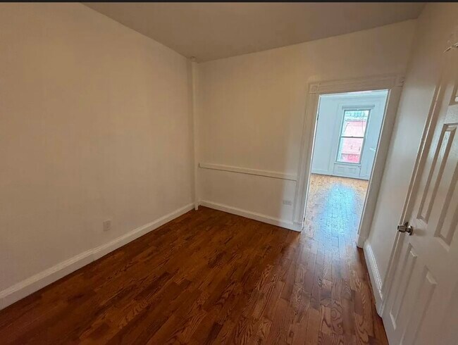 Foto del edificio - 981 Hancock St